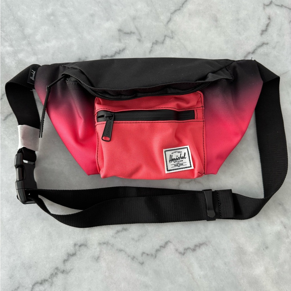 NWOT Herschel Supply Co Seventeen Hip Pack in pink and black